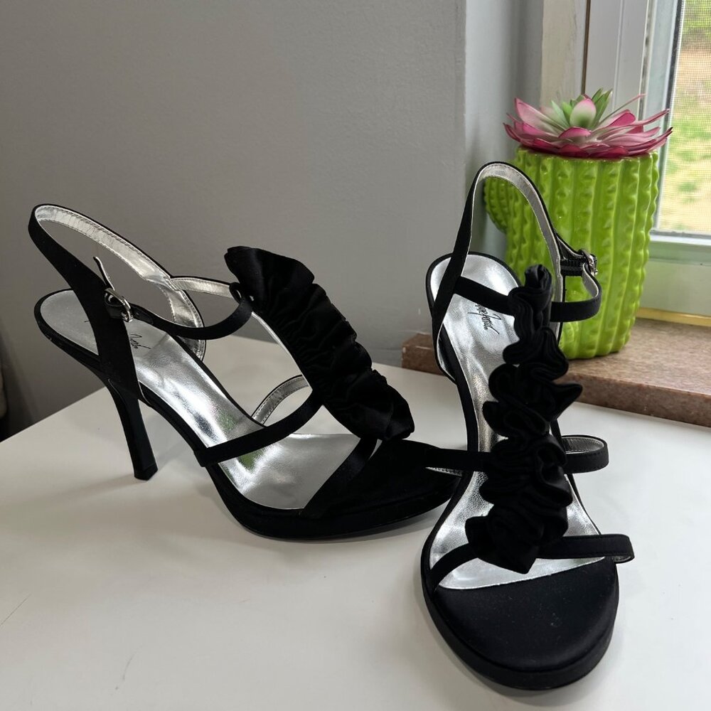 Jaqueline Ferrara women heeled sandals size 8.5